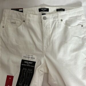 Nine West White Jeans Classic Design Women’s Size 14 Frayed Hem Pants